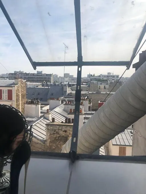 Apartment Studio Coeur Vieux Paris. Pied Du Metro.Tout Equipe