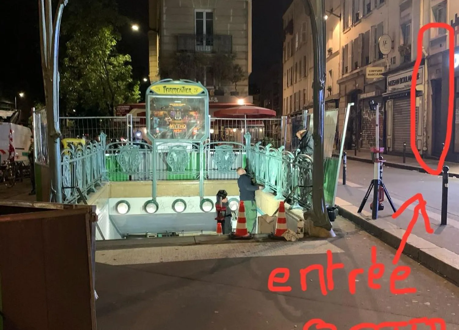 Apartment Studio Coeur Vieux Paris. Pied Du Metro.Tout Equipe